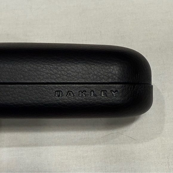 Oakley Textured Black Eyewear Case - Picture 1 of 4